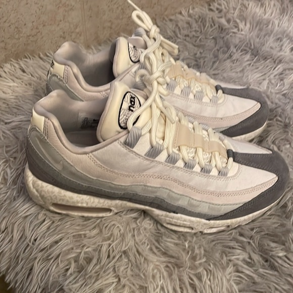 Nike Air Max 95 grey and white. Size 7.5 in men’s. - Picture 2 of 4